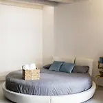 Attico Salia * لا ماداّلينا